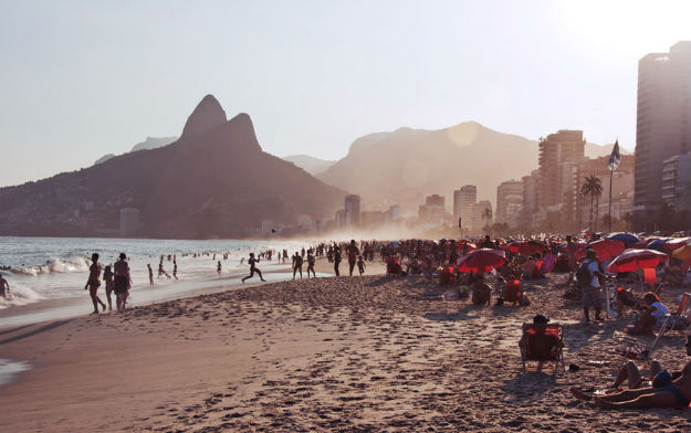 copacabana_beach_rio_11_br