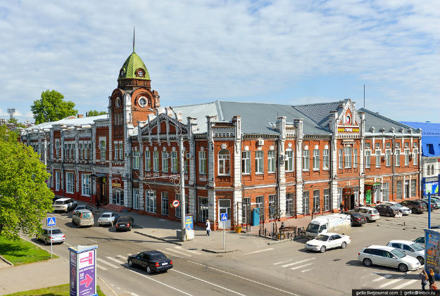 Здание городской думы (1916 г.). Сейчас здесь располагается комитет по культуре г. Барнаула и музей «Город»: