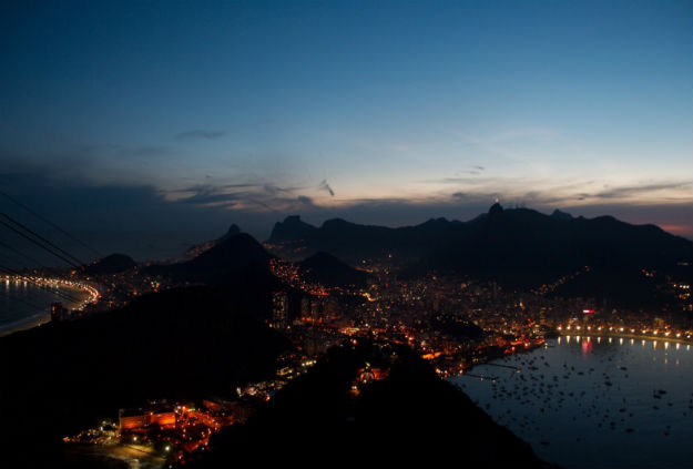Ночной Рио с горы Сахарная голова